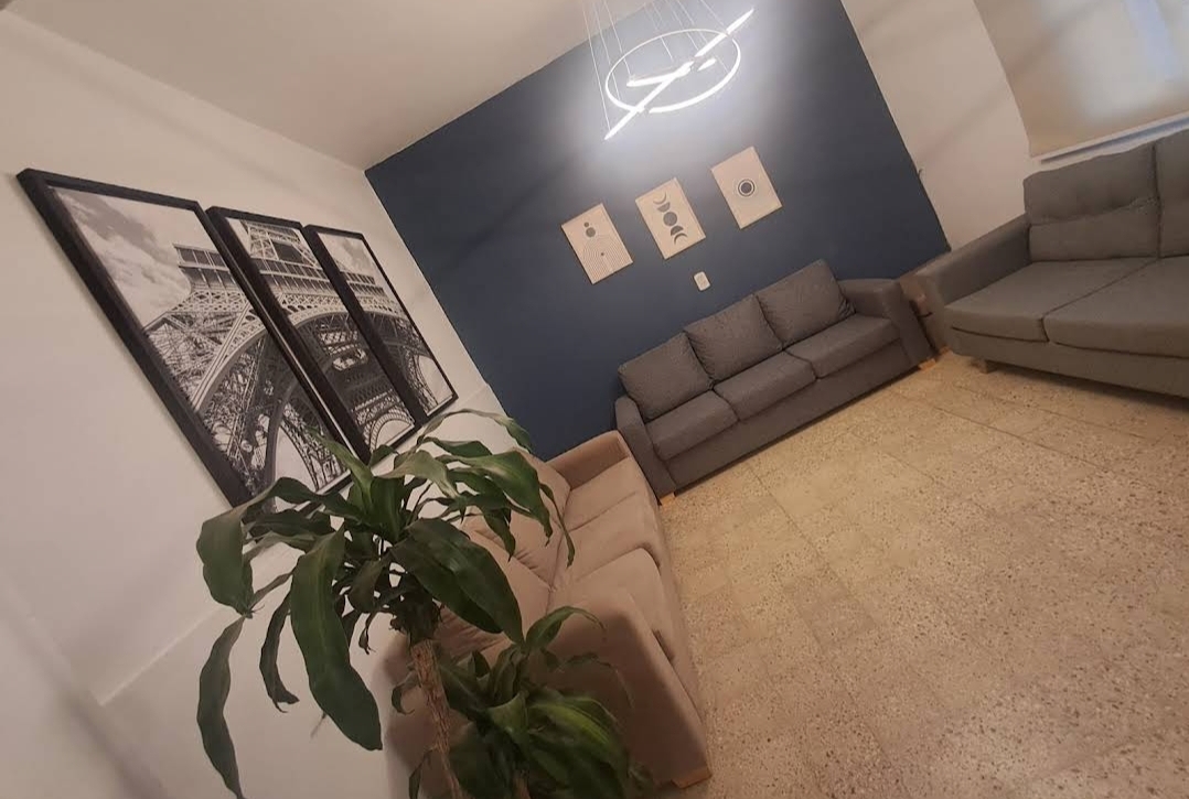 Sala de espera, otro ángulo